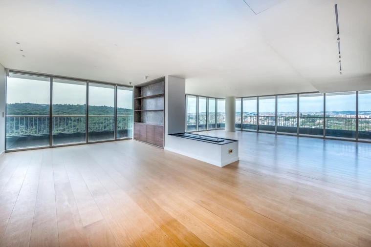 Apartamento T6 para Venda em Campolide Foto 6