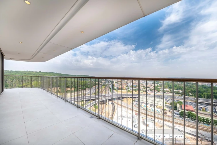 Apartamento T6 para Venda em Campolide Foto 11