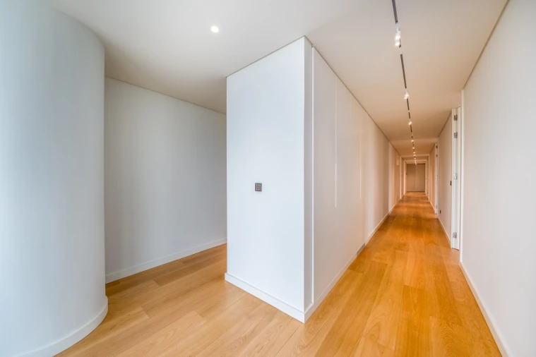 Apartamento T6 para Venda em Campolide Foto 32