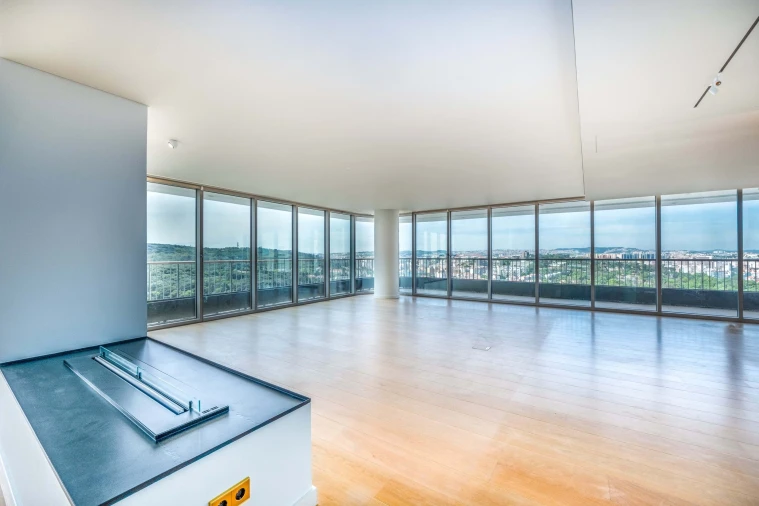 Apartamento T6 para Venda em Campolide Foto 35