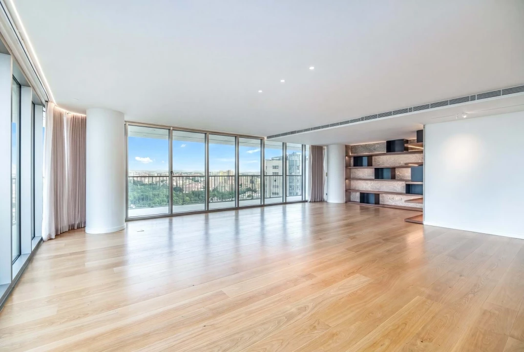 Apartamento T6 para Venda em Campolide Foto 7