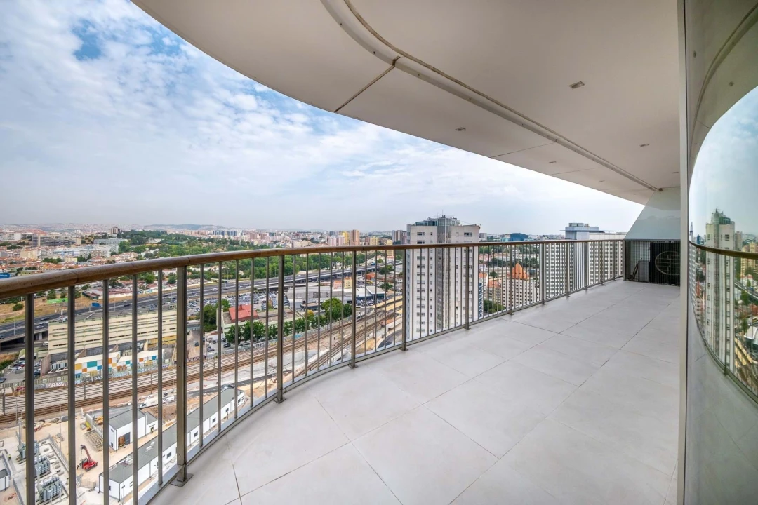 Apartamento T6 para Venda em Campolide Foto 66