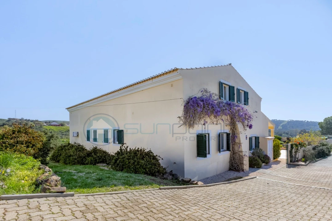 Moradia T4 para Venda em Bensafrim e Barão de São João Foto 5