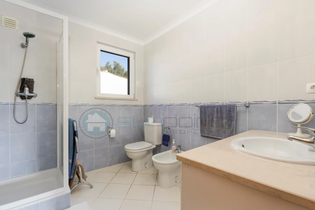 Moradia T4 para Venda em Bensafrim e Barão de São João Foto 14