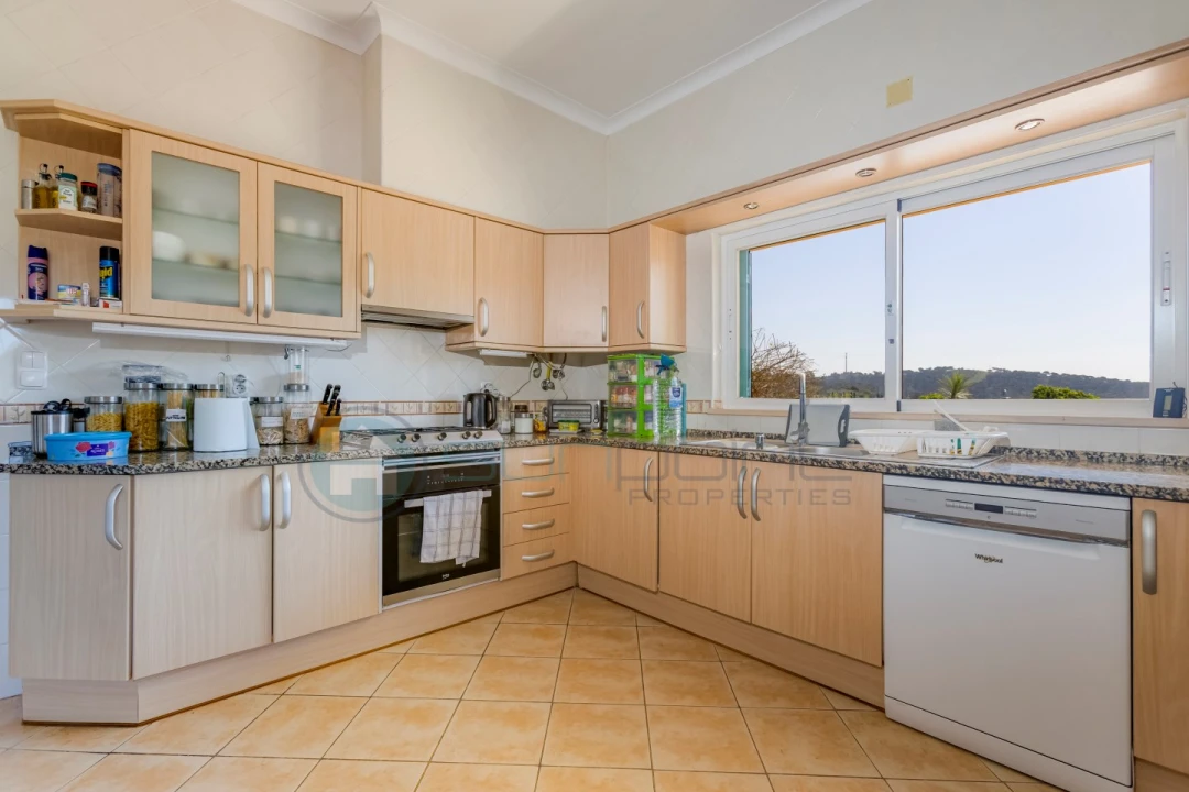 Moradia T4 para Venda em Bensafrim e Barão de São João Foto 4