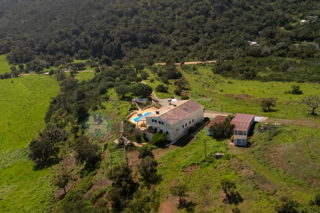 Moradia T4 para Venda em Bensafrim e Barão de São João Foto 32