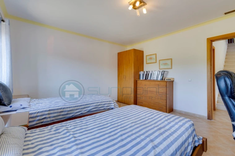 Moradia T4 para Venda em Bensafrim e Barão de São João Foto 13