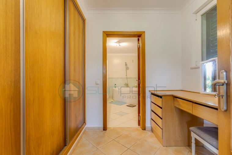 Moradia T4 para Venda em Bensafrim e Barão de São João Foto 17