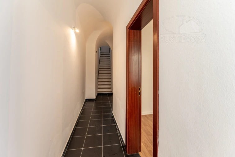 Moradia T2 para Venda em Évora (São Mamede, Sé, São Pedro e Santo Antão) Foto 4