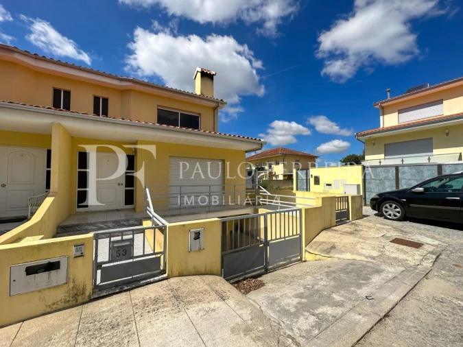 Moradia T3 para Arrendamento em Vale (São Cosme), Telhado e Portela