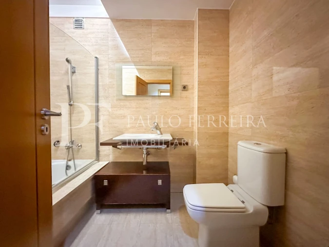 Apartamento T1 para Arrendamento em Antas e Abade de Vermoim Foto 10