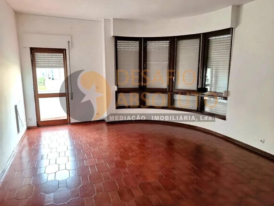 Apartamento T2 para Venda em Sesimbra (Santiago) Foto 2