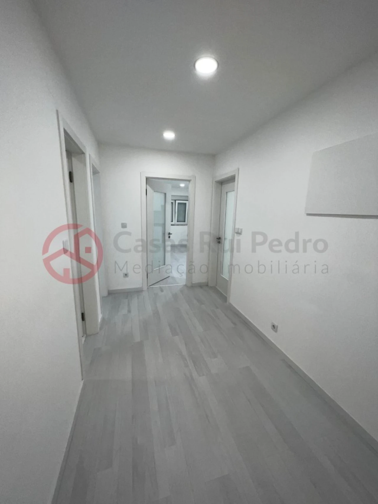 Apartamento T2 para Venda em Amora Foto 12