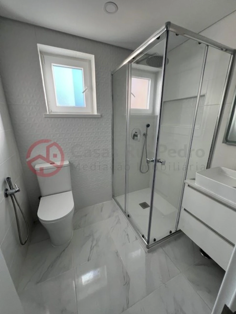 Apartamento T2 para Venda em Amora Foto 13