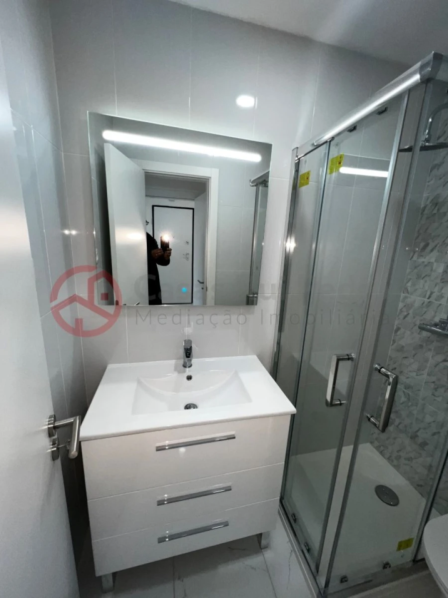 Apartamento T2 para Venda em Amora Foto 17