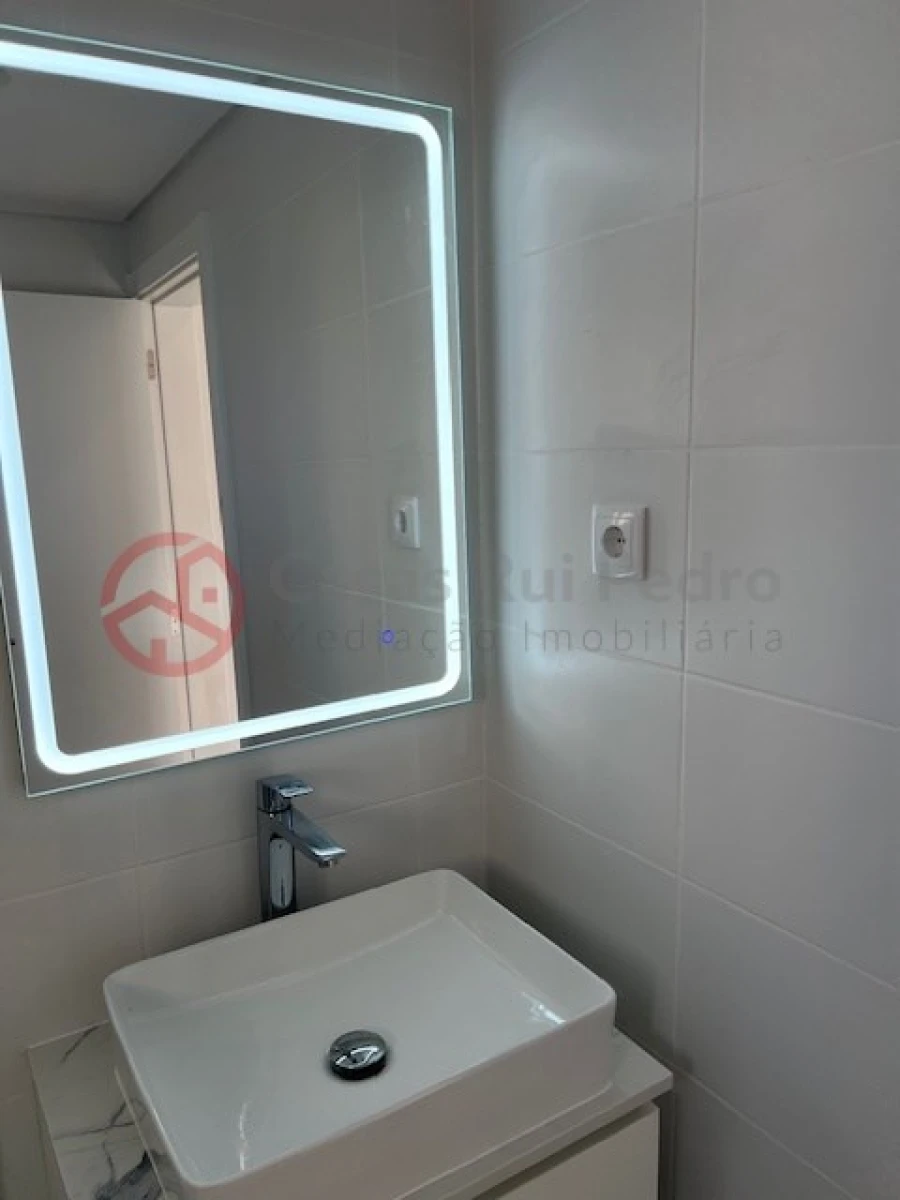 Apartamento T2 para Venda em Amora Foto 18