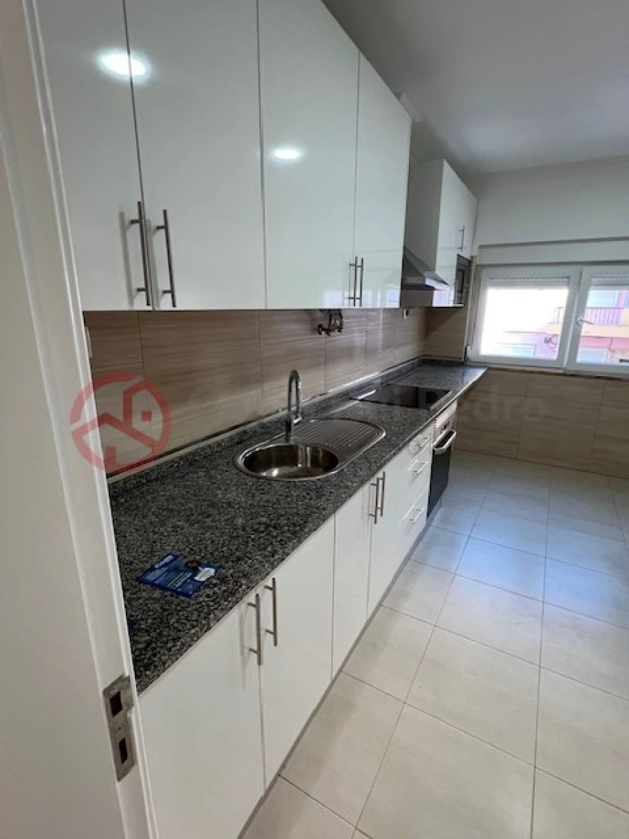 Apartamento T2 para Venda em Amora Foto 44