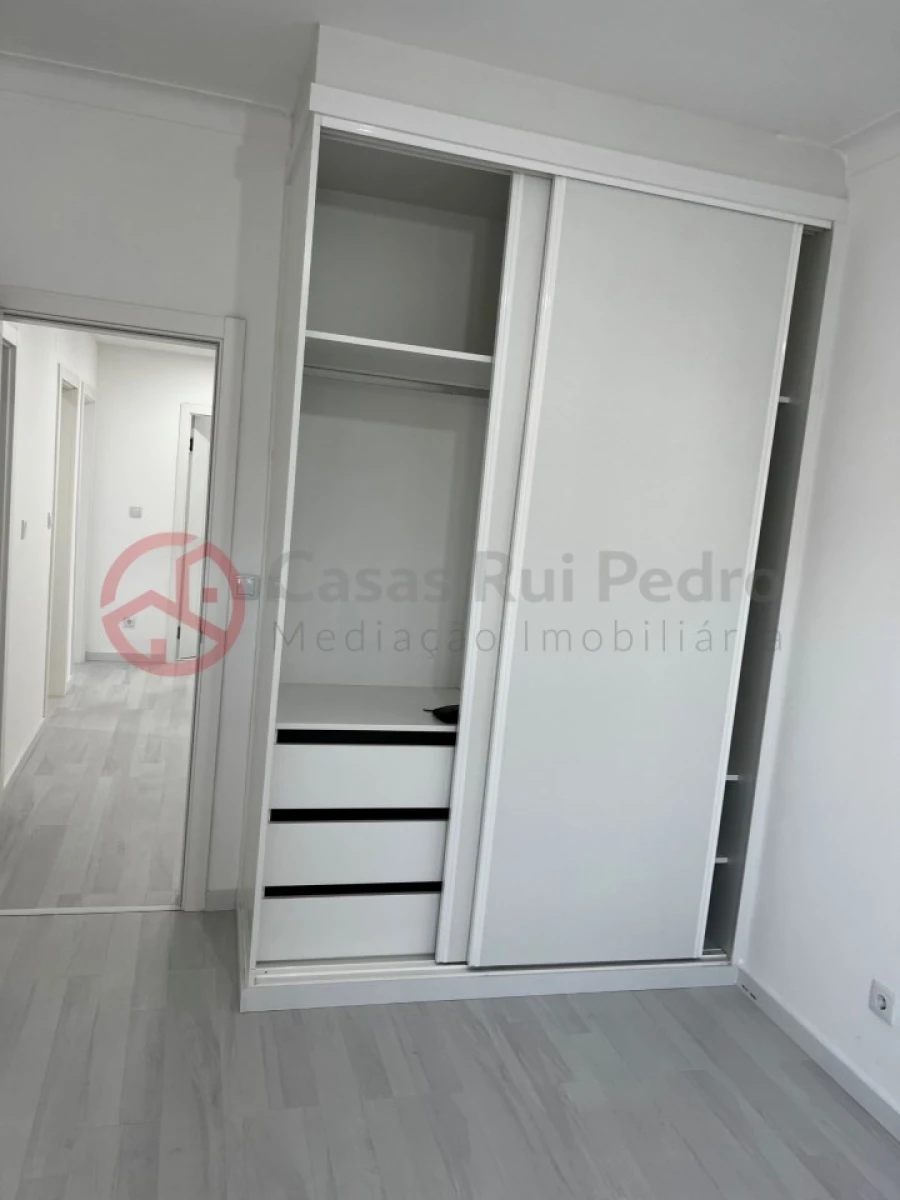 Apartamento T2 para Venda em Amora Foto 51