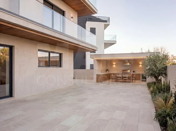 Moradia T5 para Venda em Pontinha e Famões Foto 4