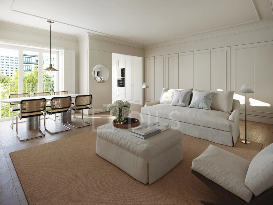 Apartamento T5 para Venda em Avenidas Novas Foto 4