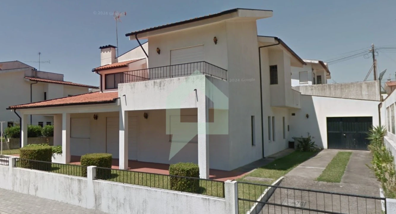 Moradia T5 para Venda em Arcozelo Foto 8