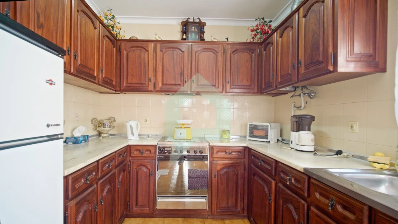 Moradia T5 para Venda em Arcozelo Foto 9