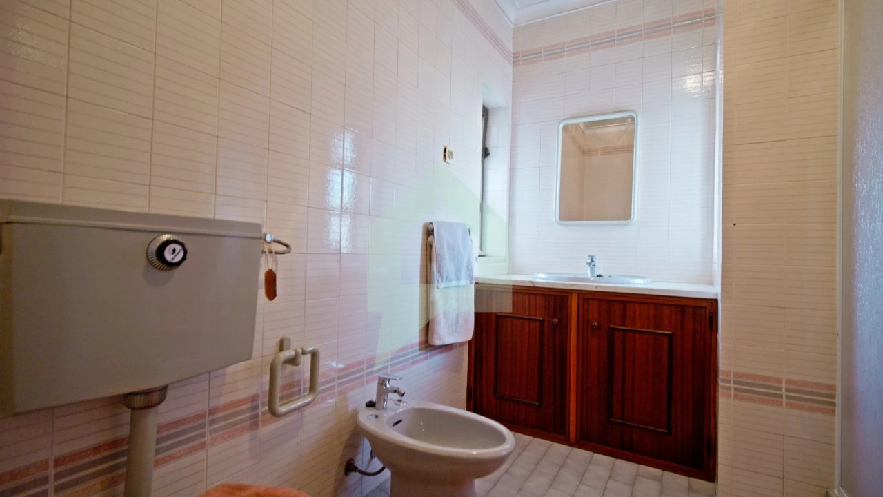 Moradia T5 para Venda em Arcozelo Foto 21