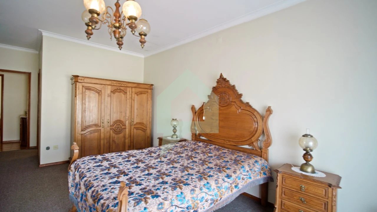 Moradia T5 para Venda em Arcozelo Foto 22