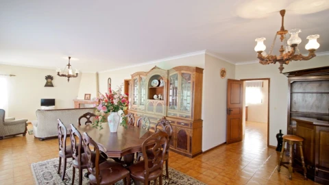 Moradia T5 para Venda em Arcozelo