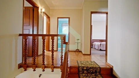 Moradia T5 para Venda em Arcozelo