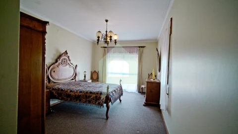 Moradia T5 para Venda em Arcozelo