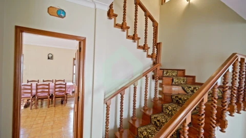 Moradia T5 para Venda em Arcozelo
