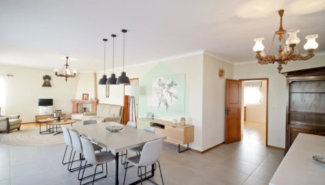 Moradia T5 para Venda em Arcozelo