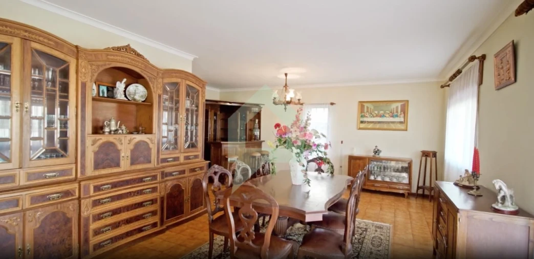 Moradia T5 para Venda em Arcozelo Foto 9