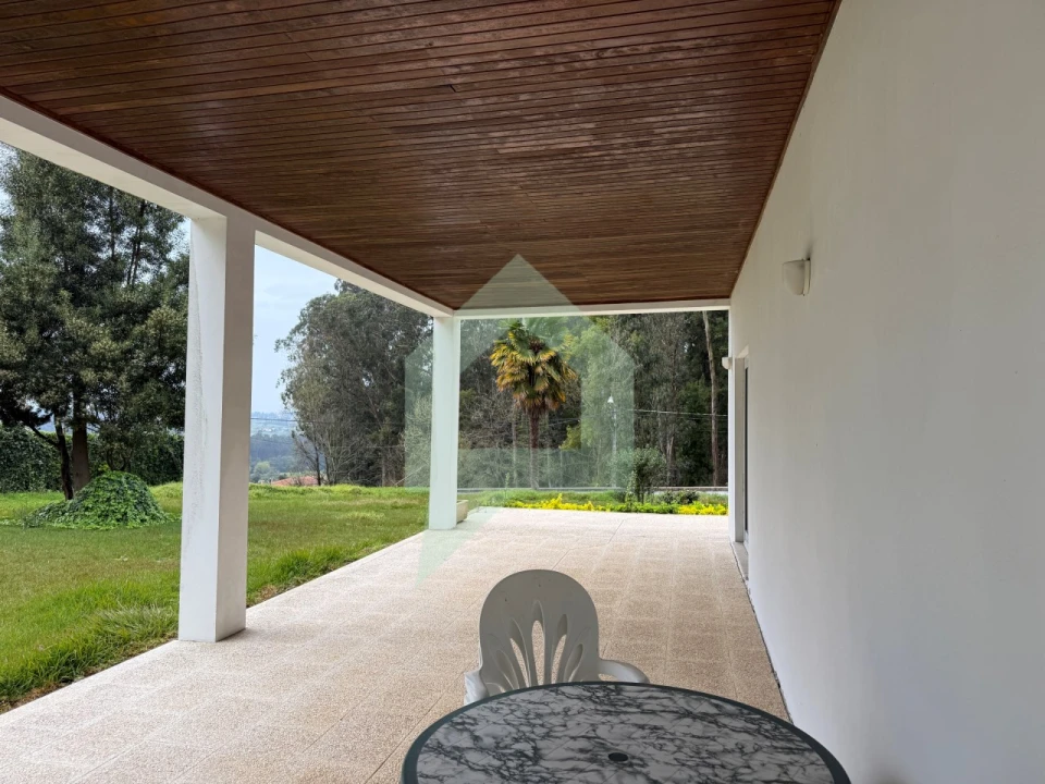 Moradia T5 para Venda em Creixomil e Mariz Foto 10