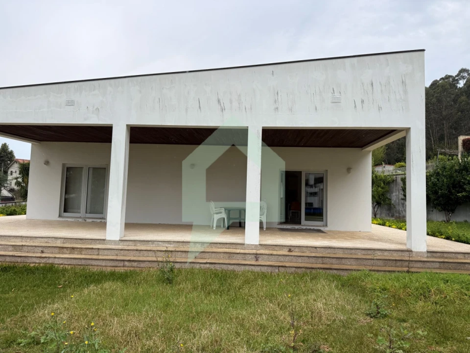 Moradia T5 para Venda em Creixomil e Mariz Foto 12