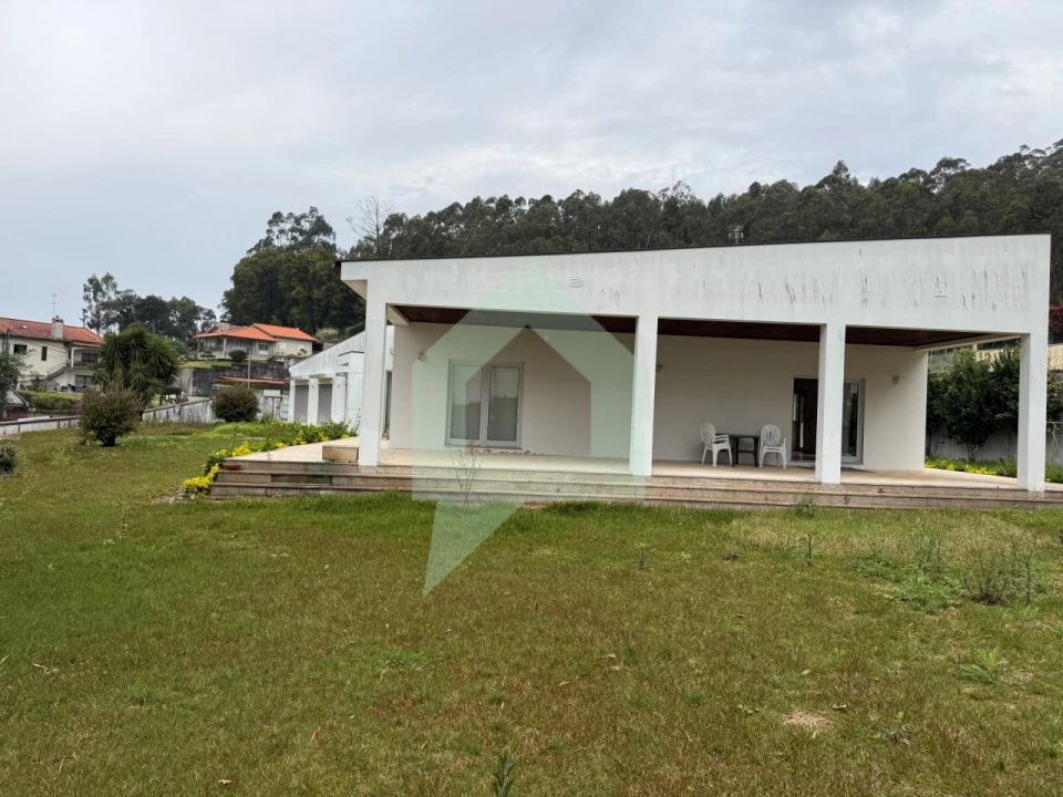 Moradia T5 para Venda em Creixomil e Mariz Foto 14