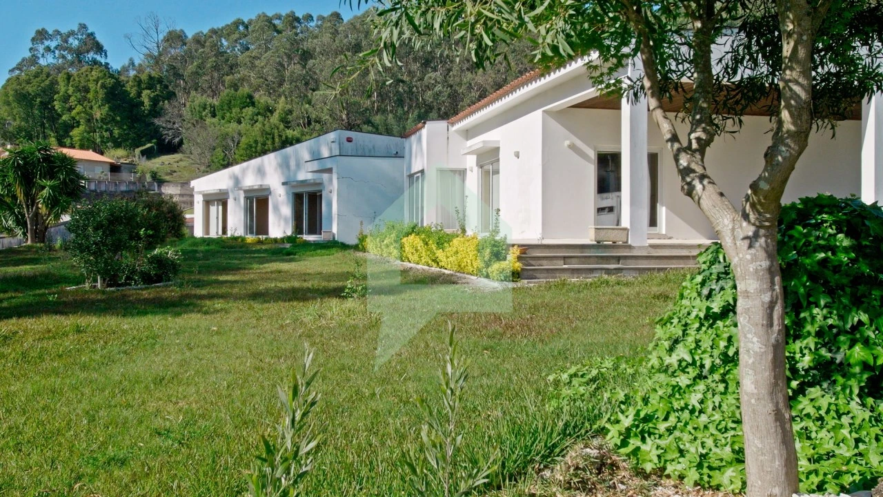 Moradia T5 para Venda em Creixomil e Mariz Foto 3