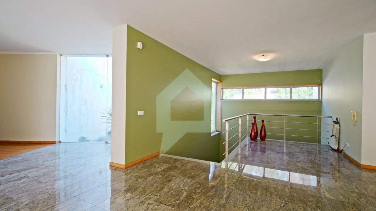 Moradia T5 para Venda em Creixomil e Mariz Foto 8