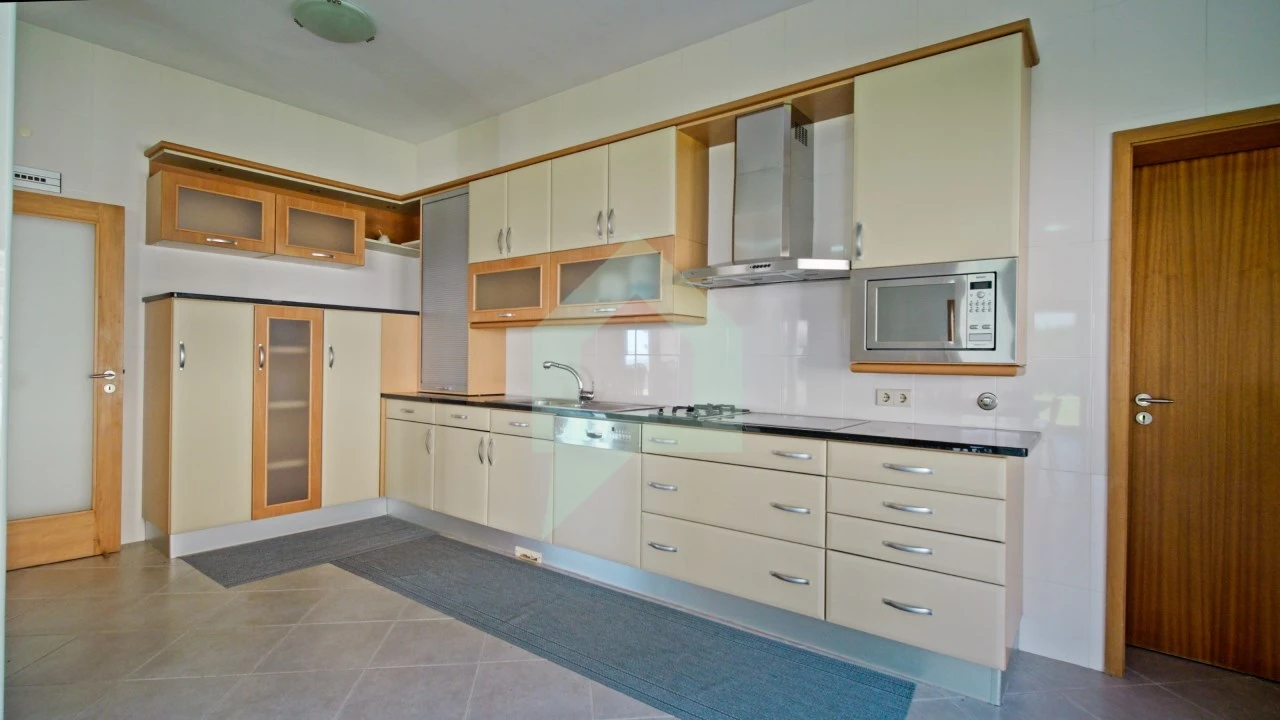 Moradia T5 para Venda em Creixomil e Mariz Foto 16