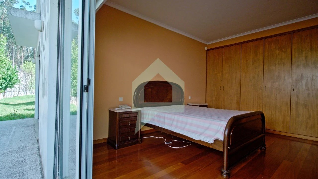 Moradia T5 para Venda em Creixomil e Mariz Foto 29