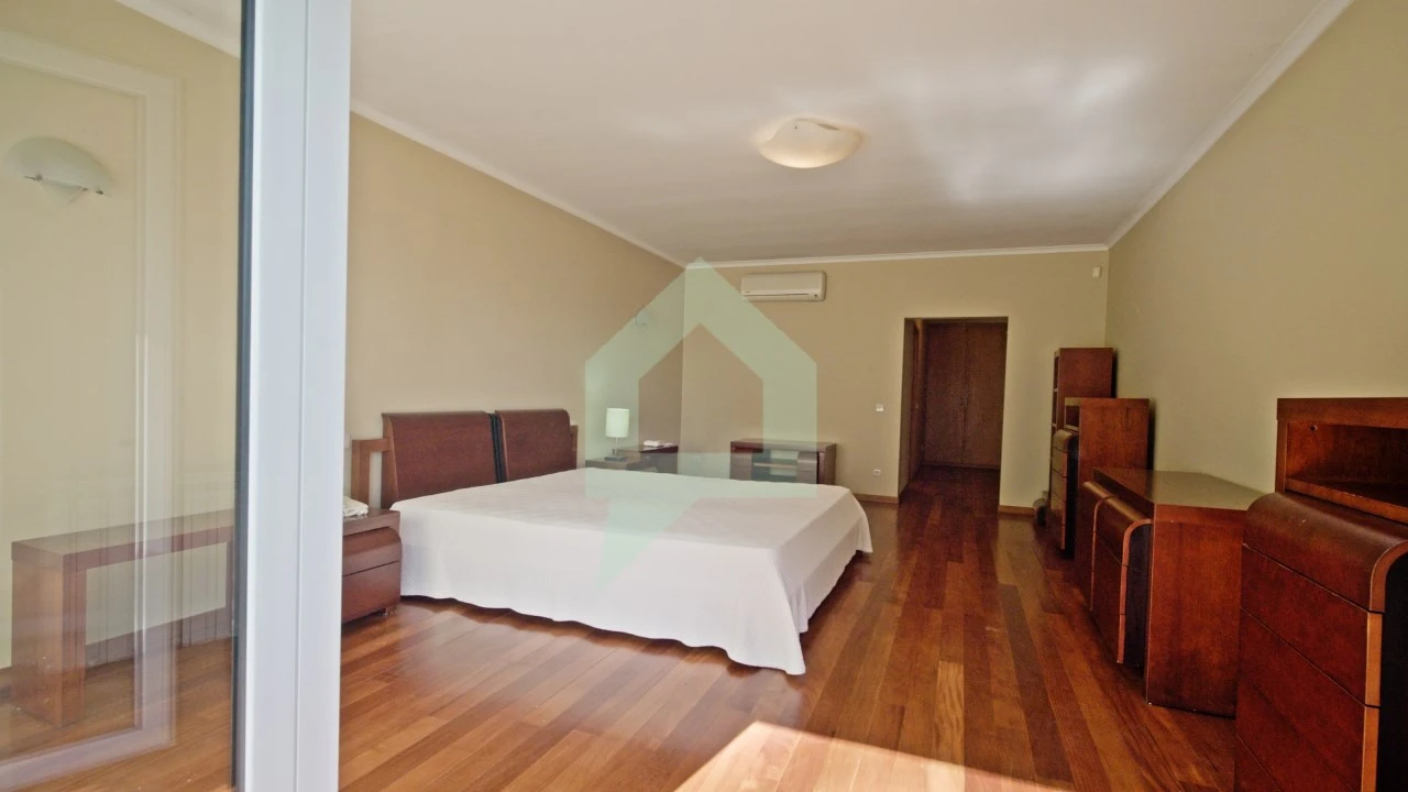 Moradia T5 para Venda em Creixomil e Mariz Foto 34