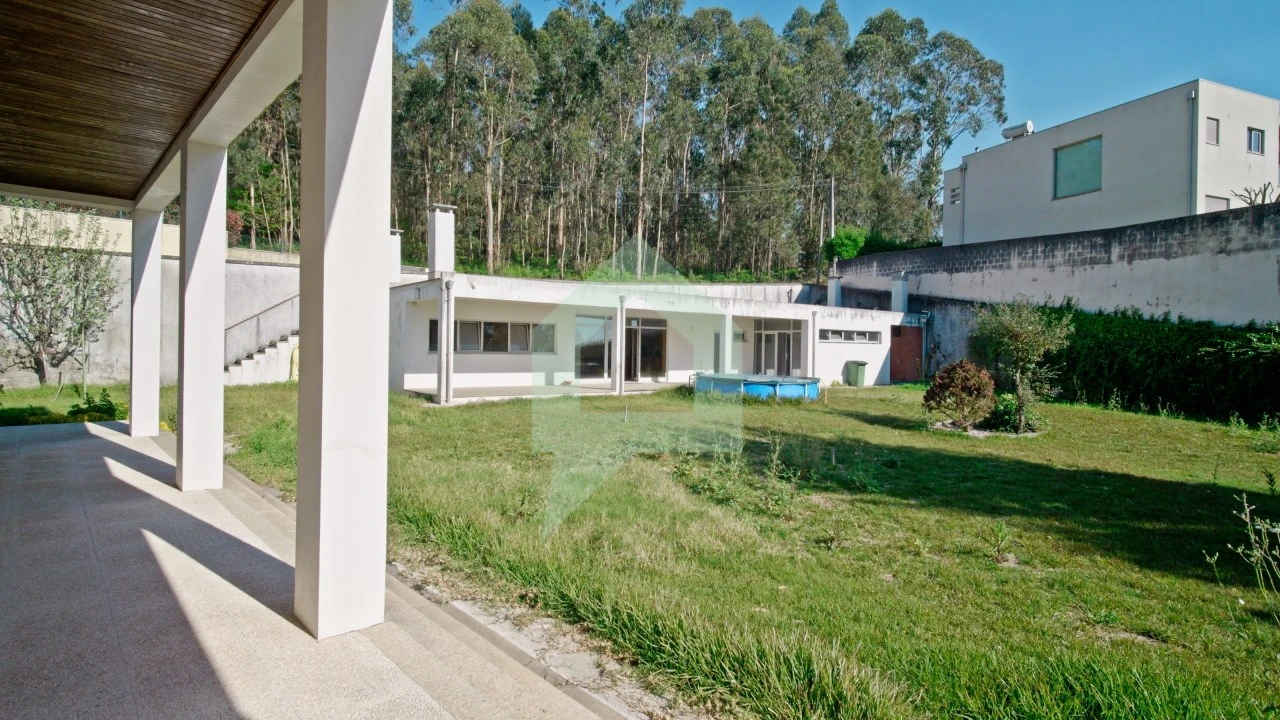 Moradia T5 para Venda em Creixomil e Mariz Foto 39