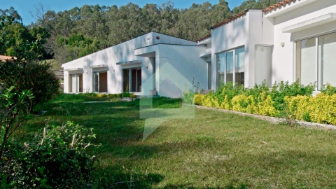 Moradia T5 para Venda em Creixomil e Mariz