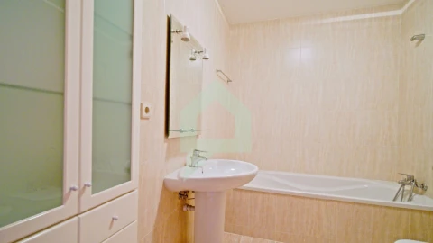 Moradia T5 para Venda em Creixomil e Mariz