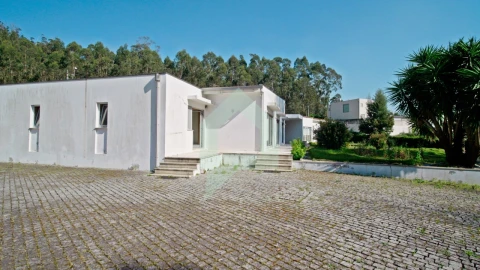 Moradia T5 para Venda em Creixomil e Mariz