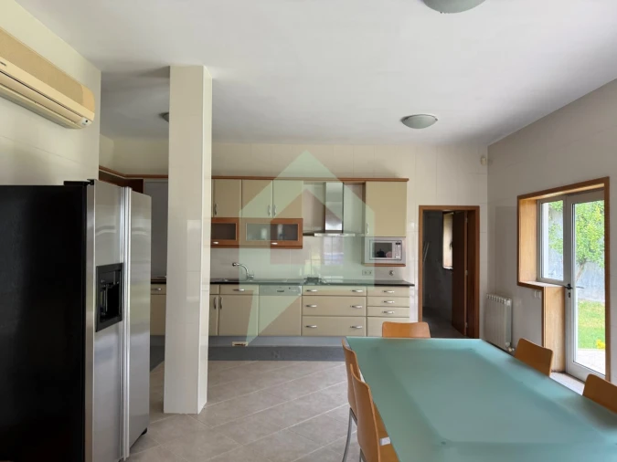 Moradia T5 para Venda em Creixomil e Mariz Foto 3