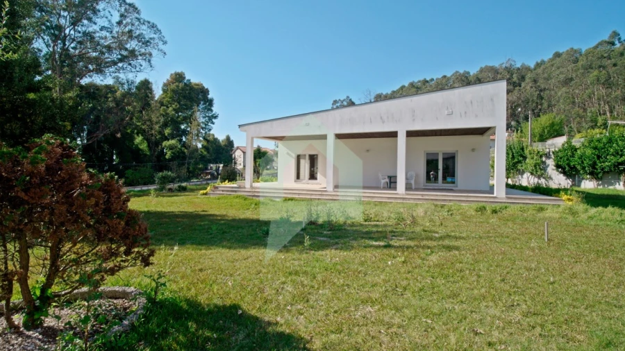 Moradia T5 para Venda em Creixomil e Mariz Foto 4