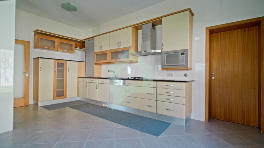 Moradia T5 para Venda em Creixomil e Mariz Foto 18