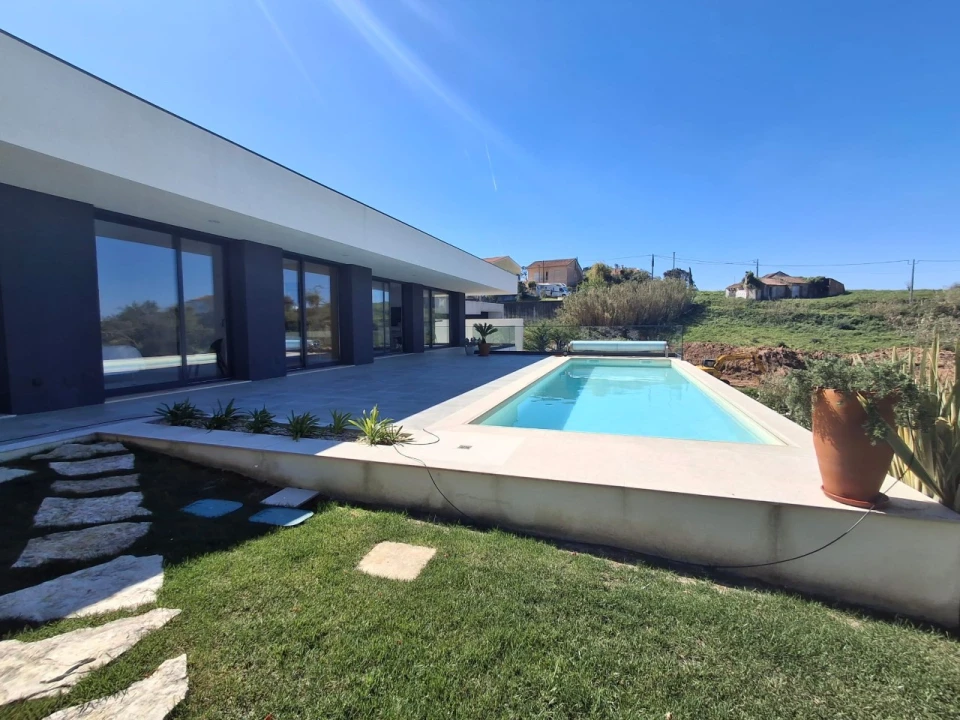 Moradia T3 para Venda em São Martinho do Porto Foto 2